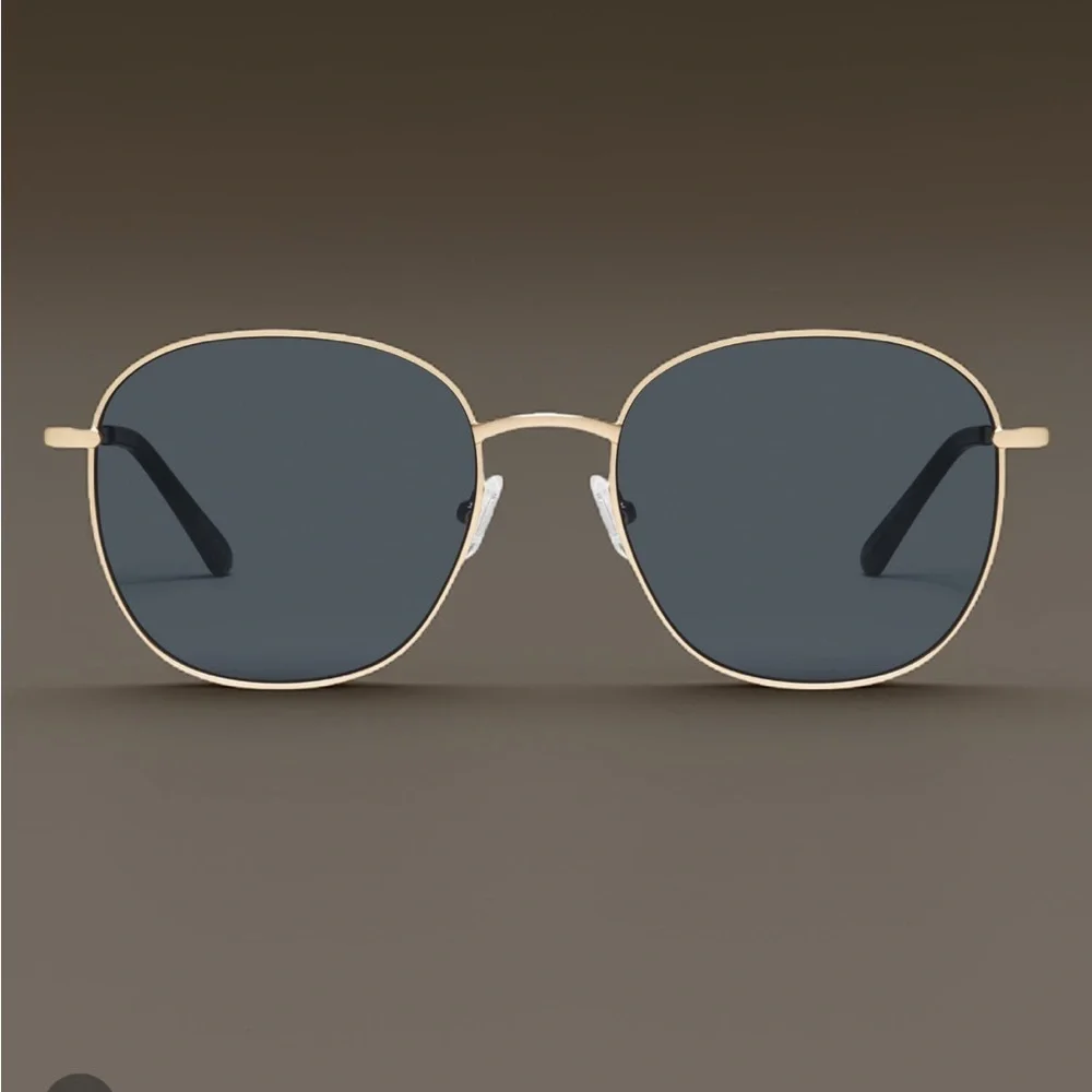 Quay Jezabell Gold Round Metal Frame Sunglasses with Smoke Polarized Lenses